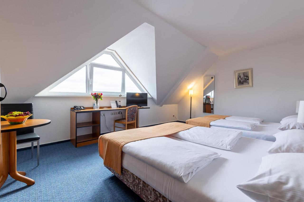 Trip Inn Kongresshotel Frankfurt-Родгау Екстериор снимка