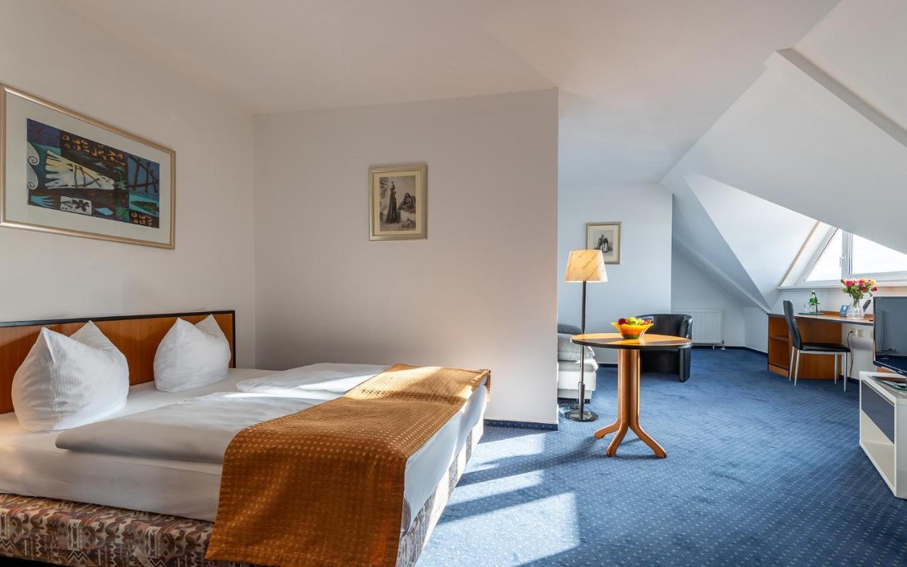 Trip Inn Kongresshotel Frankfurt-Родгау Екстериор снимка